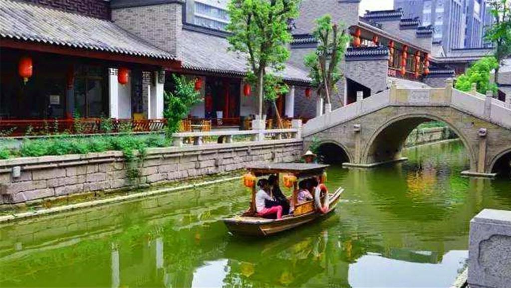 我准备上大专 以后我想自己开个公司 学什么专业好？游戏画面